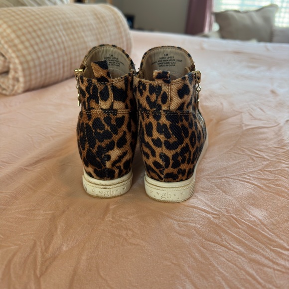 🛑SOLD 🛑 Girls Gianni Bini Leopard Print Bootie - Picture 4 of 10
